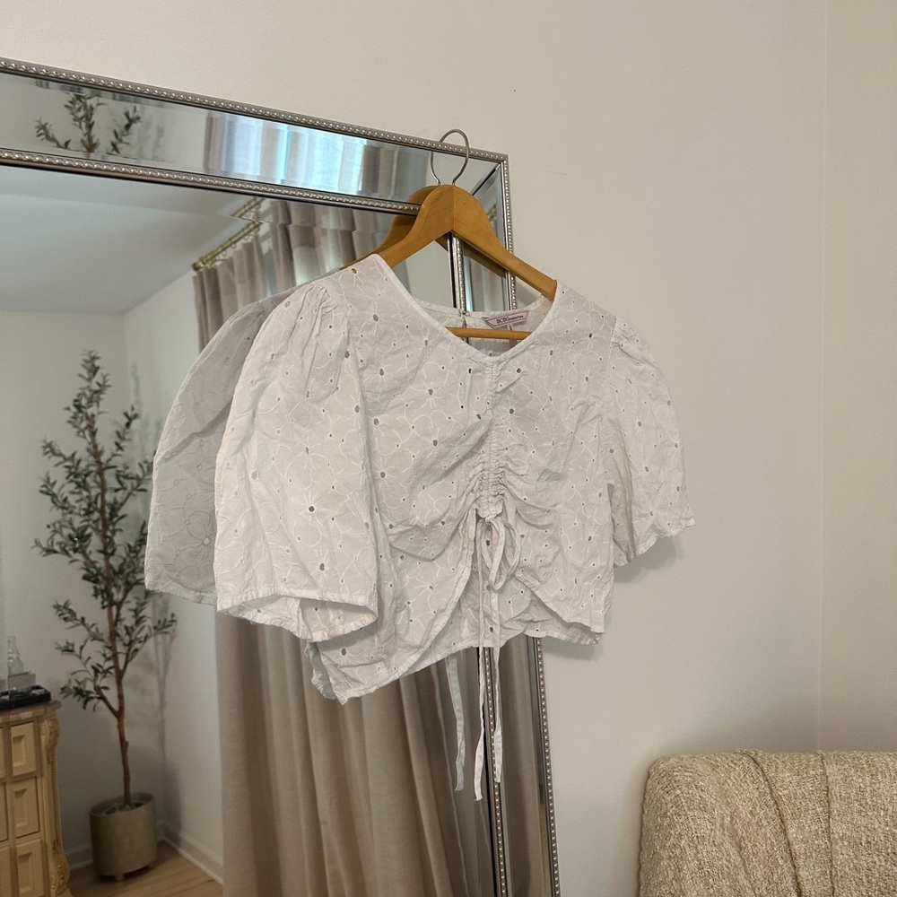 BCBG puffy sleeve crop tie top. Adjustable front tie, size L could fit s-l